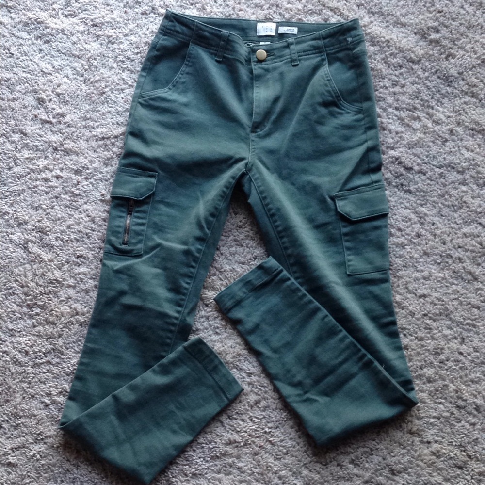 NWOT Skinny Cargo Pants